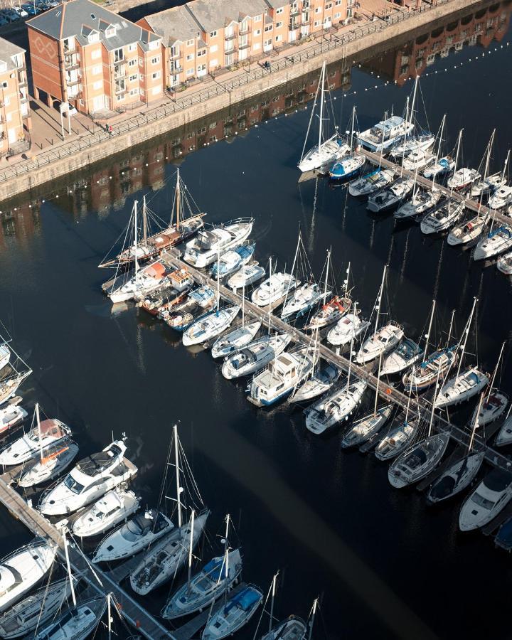 Апартаменты Beach On The Doorstep Meridian Tower Marina Суонси Экстерьер фото